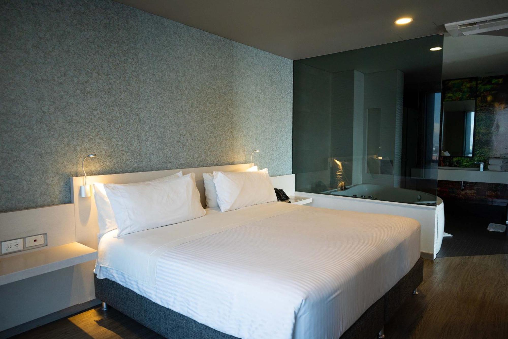 Hotel Black Tower Premium Bogota Bagian luar foto